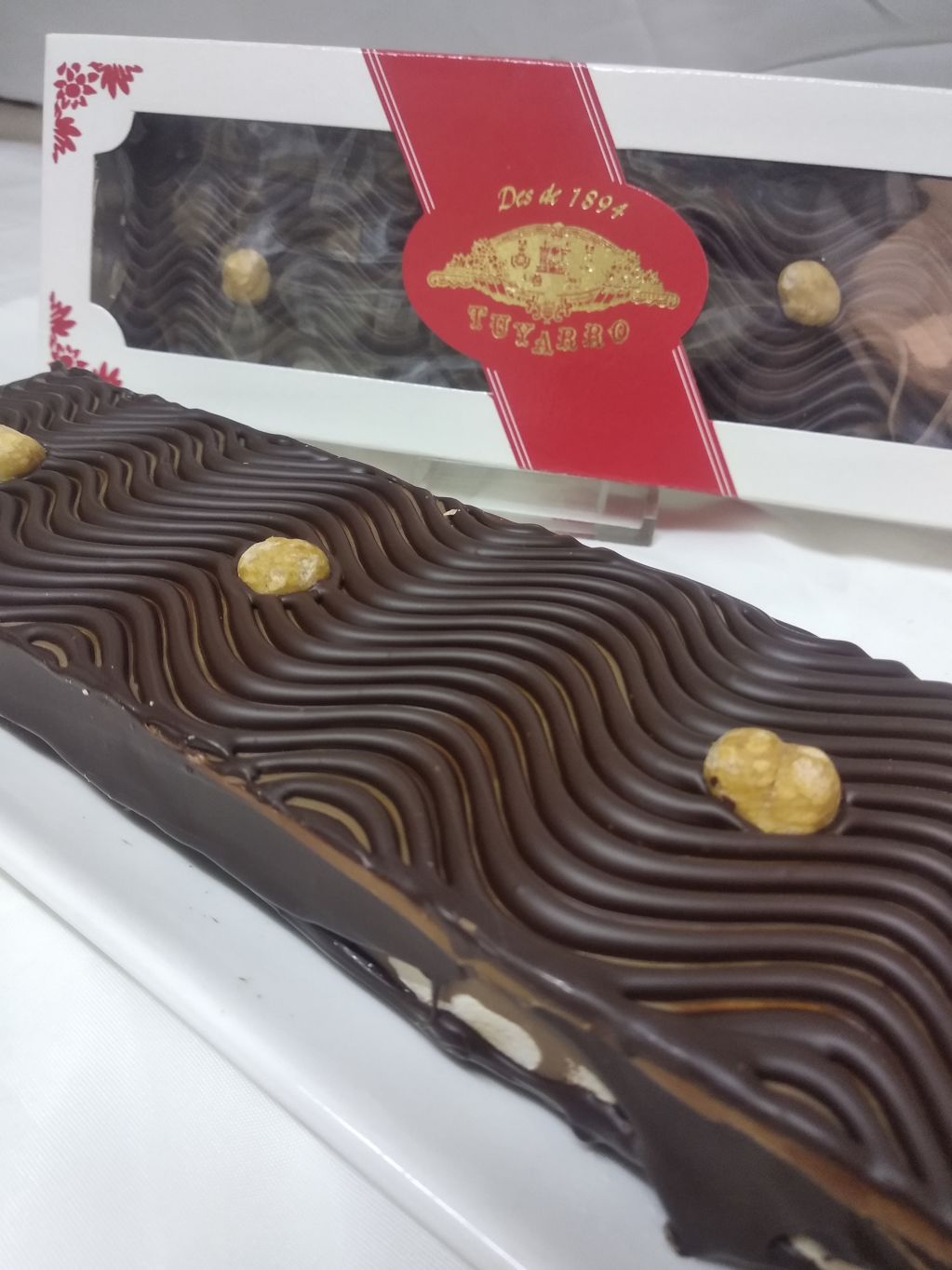 Turrón de chocolate con nueces - d04cd-ginduja-avellana.jpg