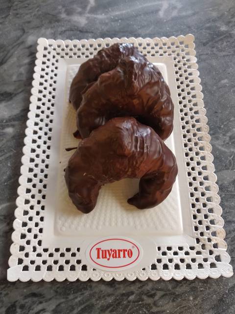 Croissant mini bañado de chocolate